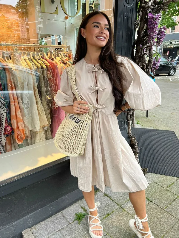 LOF Boutique Bibi Bow Dress Beige> Jurken