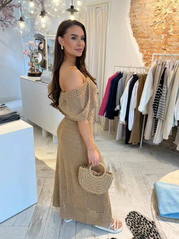 LOF Boutique Estella Off Shoulder Maxi Dress Camel> Jurken