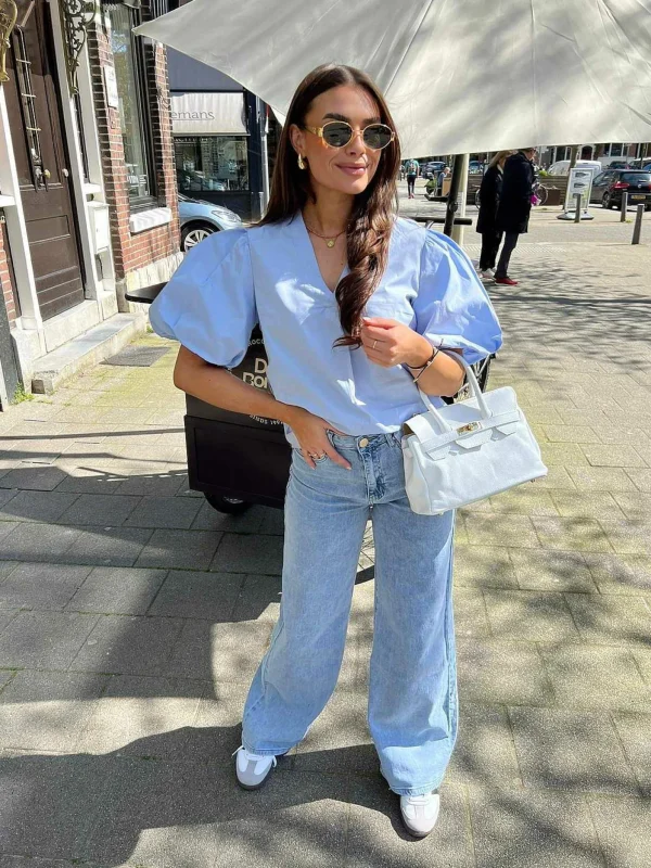 LOF Boutique Izzy Short Sleeve Blouse Baby Blue> Tops & Blousjes