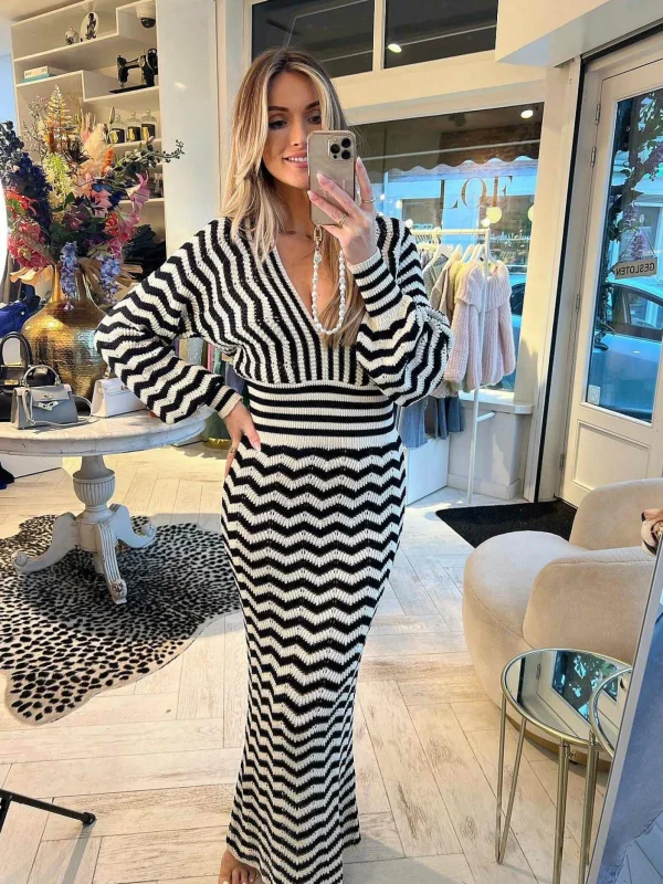 LOF Boutique Layla Maxi Dress Black & Off White> Jurken