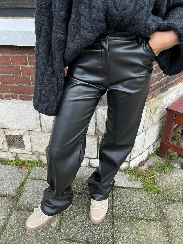 LOF Boutique Leatherlook Straight Fit Pants Black> Broeken