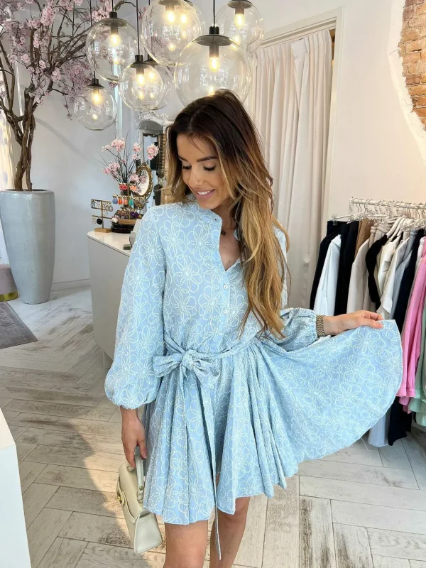 LOF Boutique Lizzy Flower Broderie Dress Baby Blue> Jurken