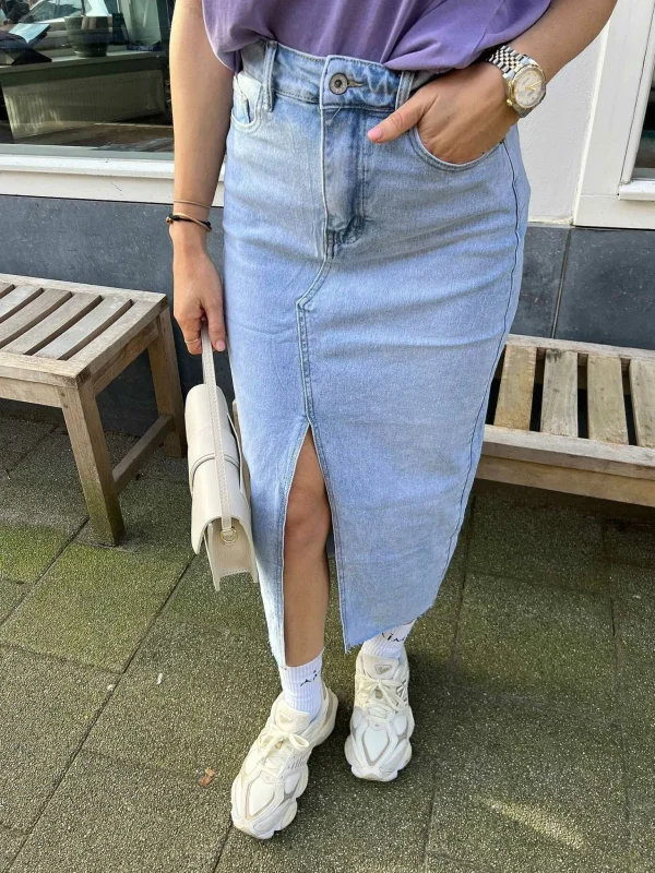 LOF Boutique Maxi Denim Skirt Light Blue> Rokken