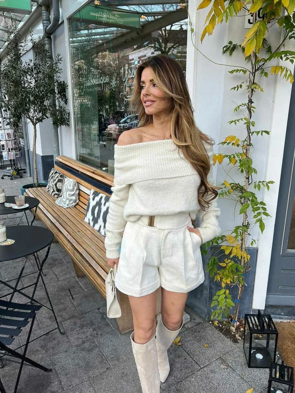 LOF Boutique Mia Off Shoulder Sweater Beige> Truien