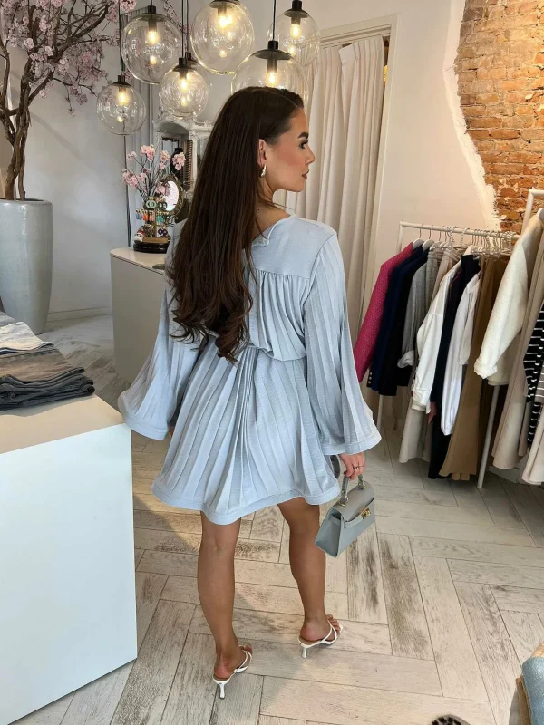 LOF Boutique Mila Plisse Dress Baby Blue> Jurken