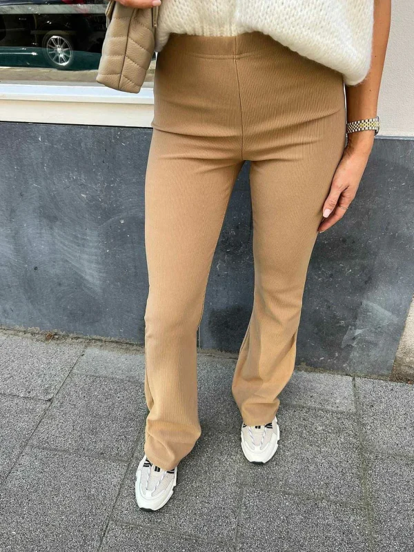 LOF Boutique Perfect Basic Rib Flared Pants Camel> Broeken